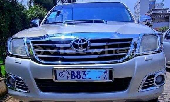 Mua Đã sử dụng Toyota HiLux Xe ô tô Mua Đã sử dụng Toyota HiLux Xe ô tô