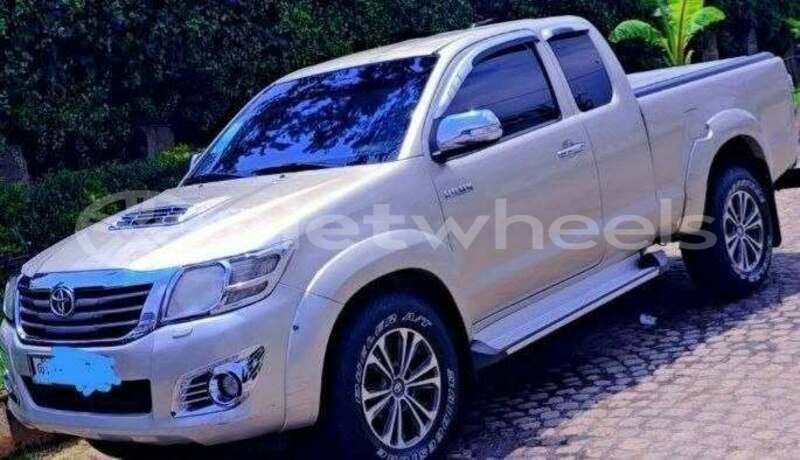 Big with watermark toyota hilux none cao bang 48262
