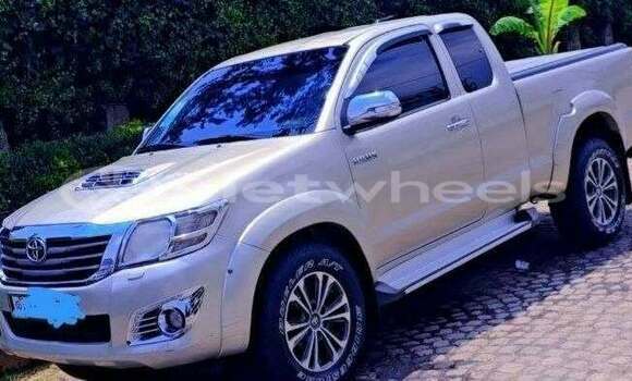 Mua Đã sử dụng Toyota HiLux Xe ô tô Mua Đã sử dụng Toyota HiLux Xe ô tô