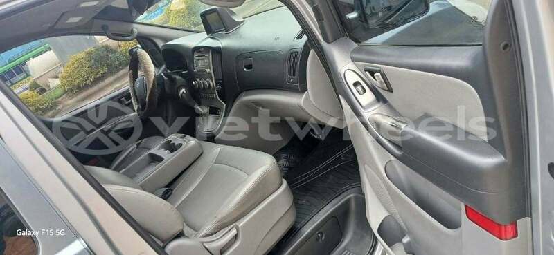 Big with watermark hyundai starex hanoi can tho 48269