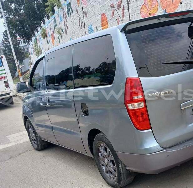 Big with watermark hyundai starex hanoi can tho 48269
