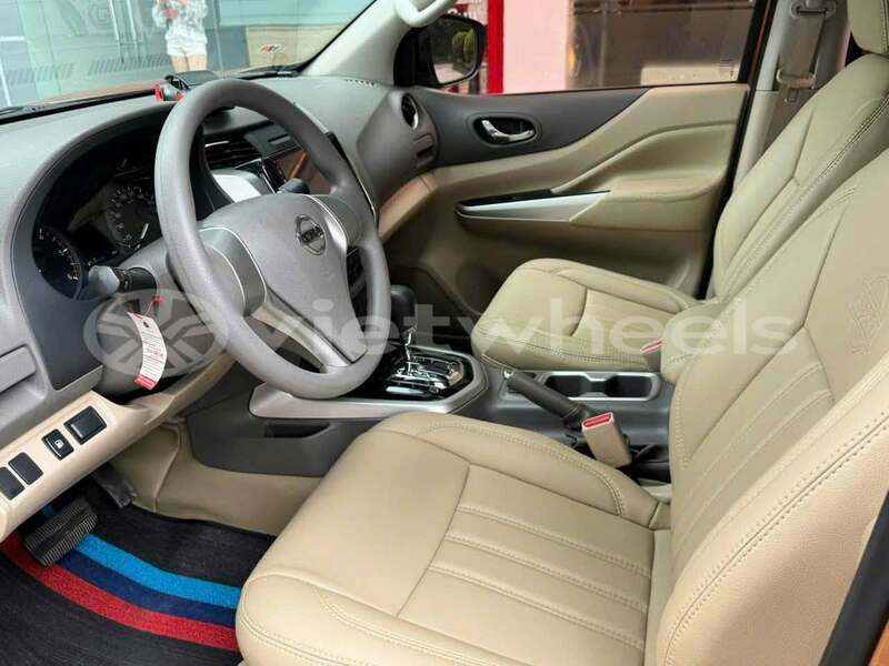 Big with watermark nissan navara none cao bang 48356