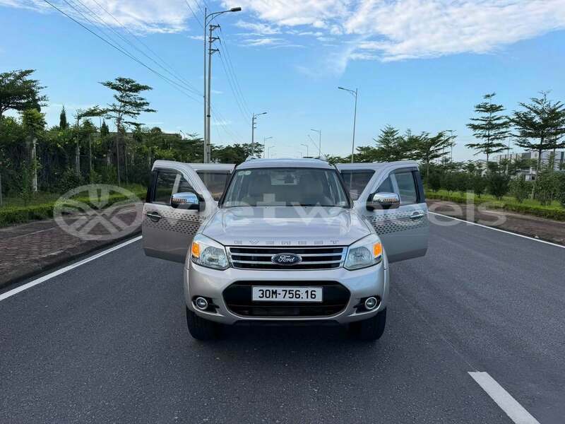 Big with watermark ford everest none cao bang 48364