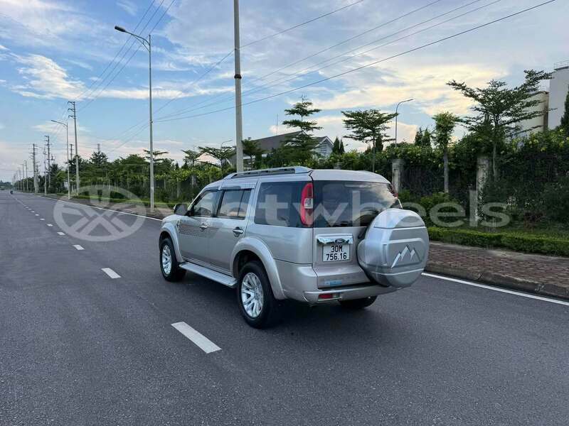 Big with watermark ford everest none cao bang 48364