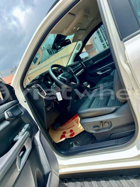 Big with watermark ford everest none cao bang 48493