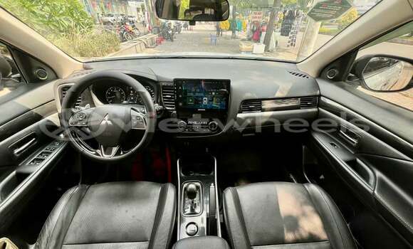 Buy Used Mitsubishi Outlander Car Buy Used Mitsubishi Outlander Car