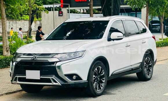 Mua Đã sử dụng Mitsubishi Outlander Xe ô tô Mua Đã sử dụng Mitsubishi Outlander Xe ô tô