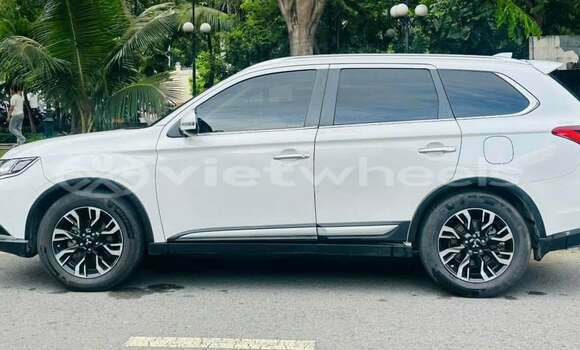 Mua Đã sử dụng Mitsubishi Outlander Xe ô tô Mua Đã sử dụng Mitsubishi Outlander Xe ô tô