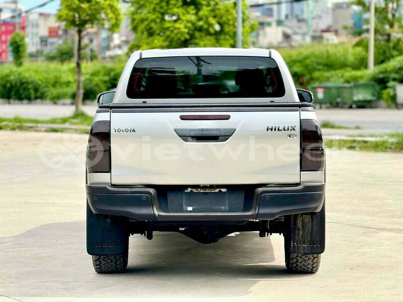 Big with watermark toyota hilux none cao bang 48543