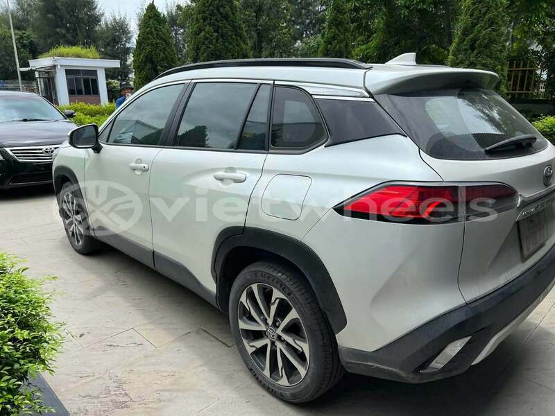 Big with watermark toyota cross none bac ninh 48563