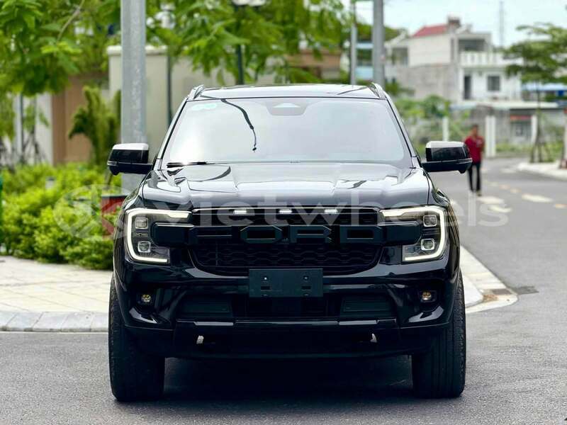 Big with watermark ford everest none cao bang 48572