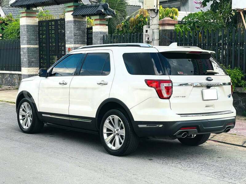 Big with watermark ford explorer hanoi can tho 48586