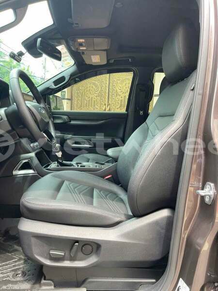 Big with watermark ford everest none cao bang 48589