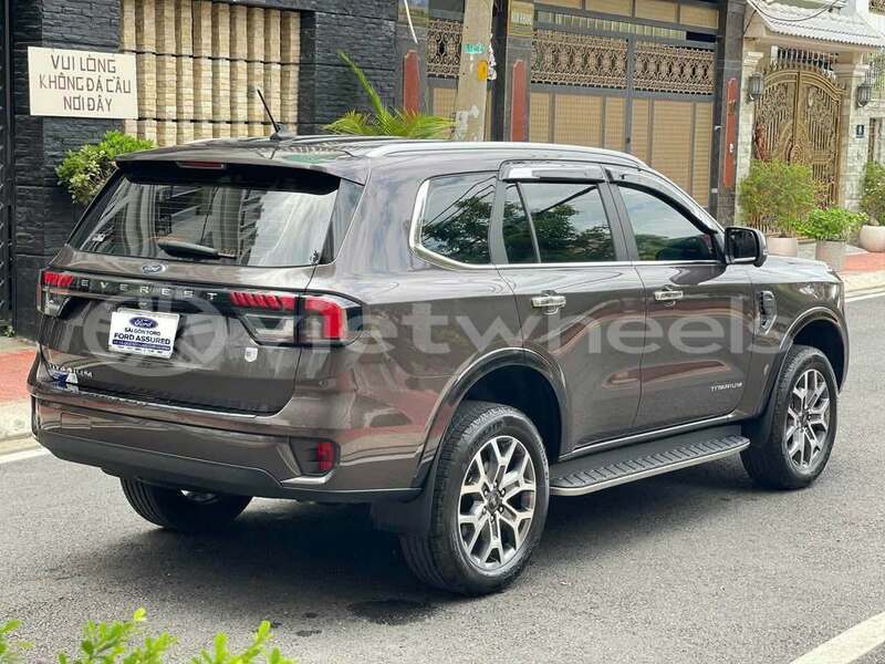 Big with watermark ford everest none cao bang 48589