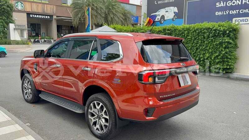 Big with watermark ford everest none cao bang 48591