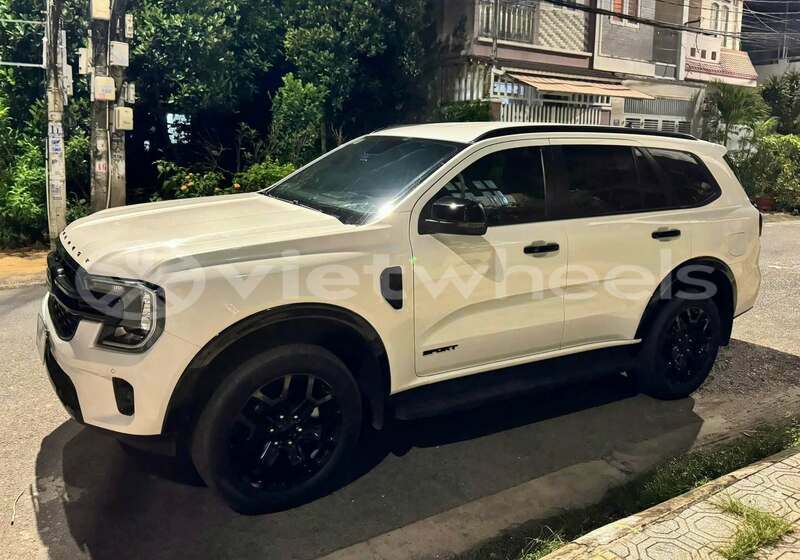 Big with watermark ford everest none cao bang 48594