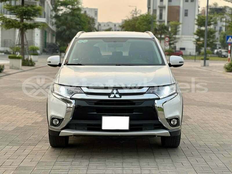 Big with watermark mitsubishi outlander hanoi gia lai 48717
