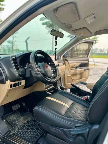 Big with watermark mitsubishi outlander hanoi gia lai 48717