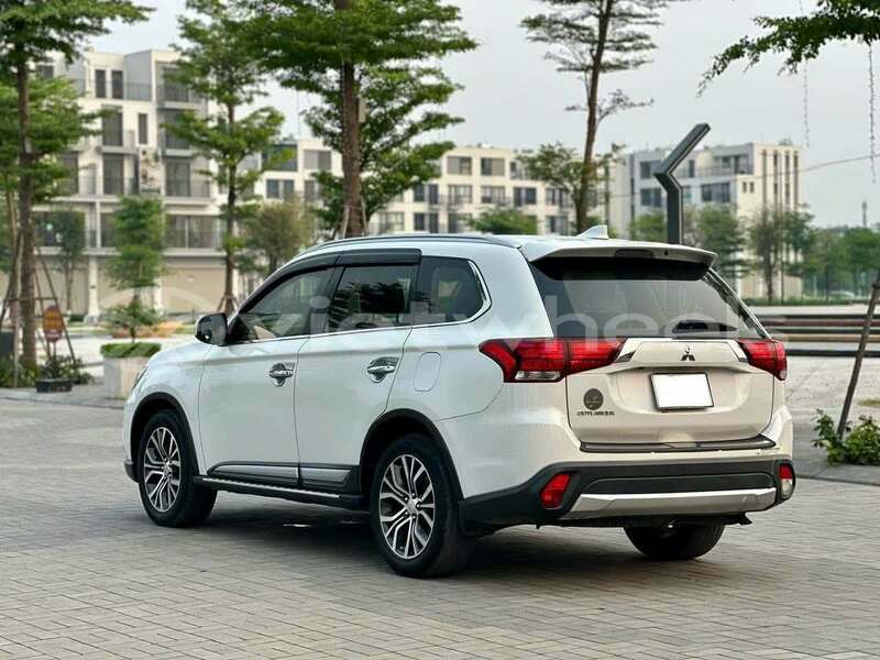 Big with watermark mitsubishi outlander hanoi gia lai 48717