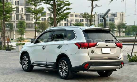 Mua Đã sử dụng Mitsubishi Outlander Xe ô tô Mua Đã sử dụng Mitsubishi Outlander Xe ô tô