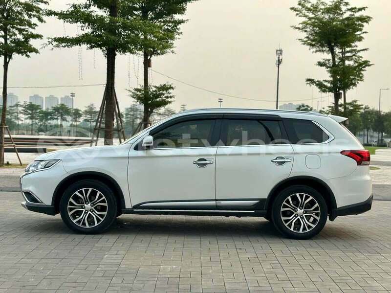 Big with watermark mitsubishi outlander hanoi gia lai 48717