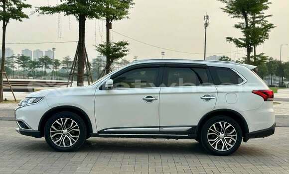 Mua Đã sử dụng Mitsubishi Outlander Xe ô tô Mua Đã sử dụng Mitsubishi Outlander Xe ô tô