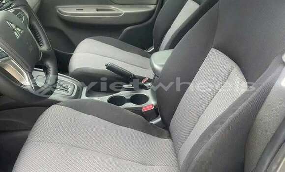 Mua Đã sử dụng Mitsubishi TRITON Xe ô tô Mua Đã sử dụng Mitsubishi TRITON Xe ô tô