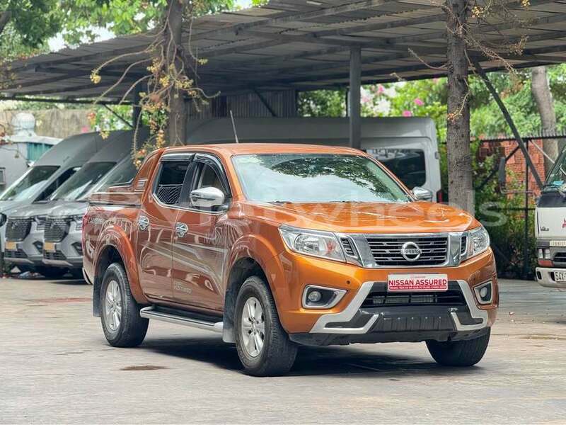 Big with watermark nissan navara hanoi hue 48912