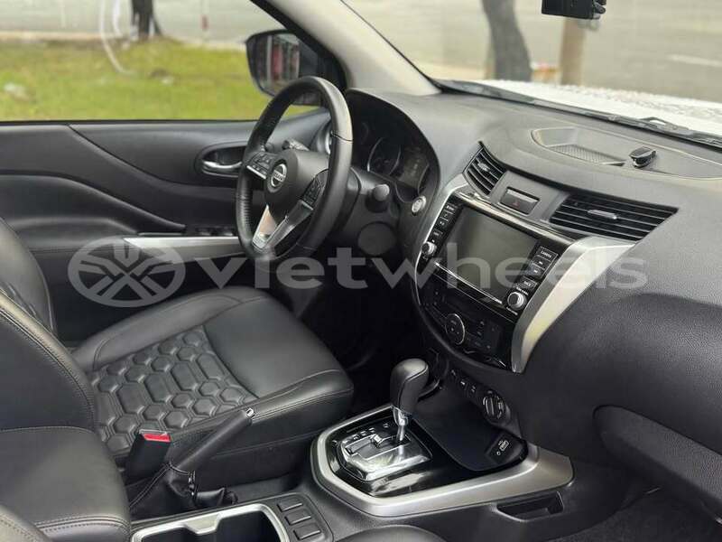 Big with watermark nissan navara hanoi hue 48913