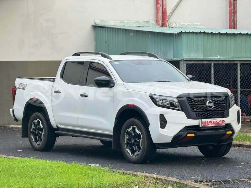 Big with watermark nissan navara hanoi hue 48913