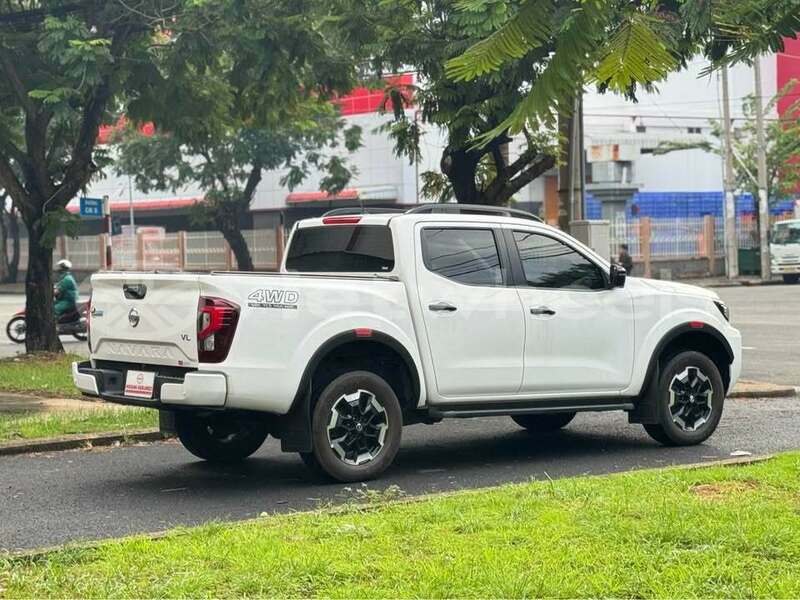 Big with watermark nissan navara hanoi hue 48913