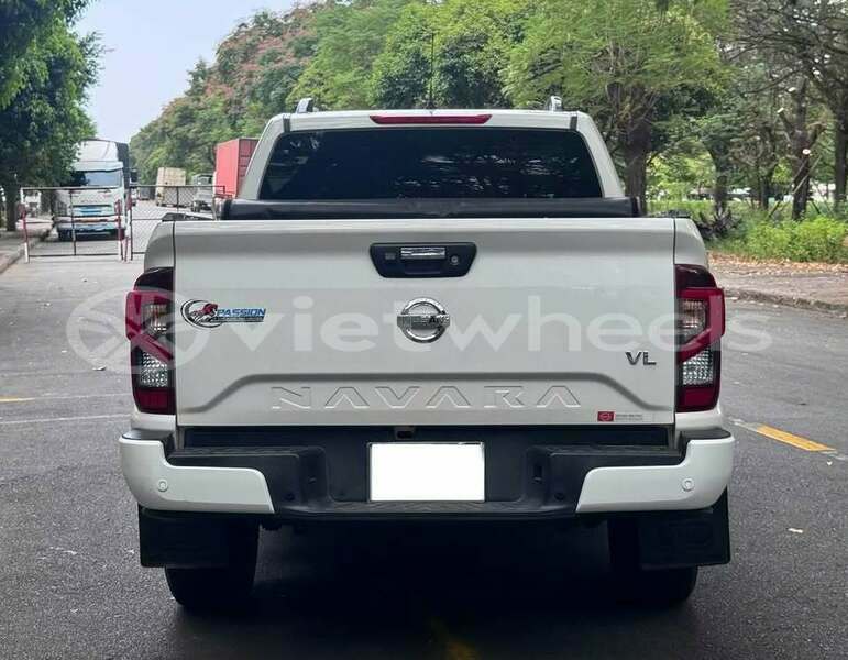 Big with watermark nissan navara none cao bang 48917