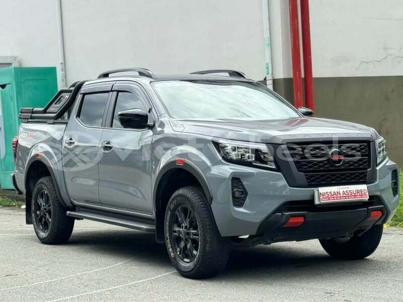Big with watermark nissan navara hanoi ha noi 48938