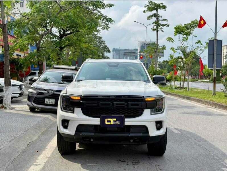 Big with watermark ford everest hanoi hue 48960