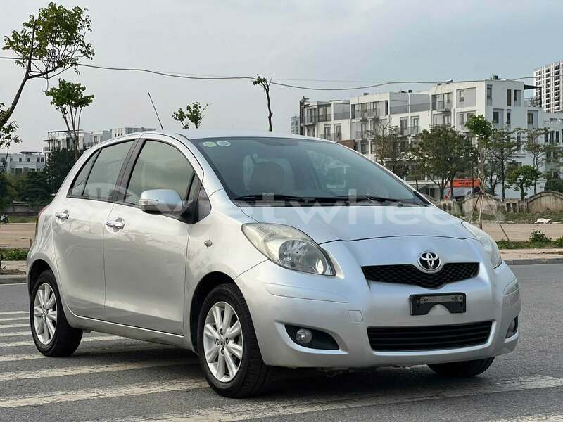 Big with watermark toyota yaris hanoi hue 49008