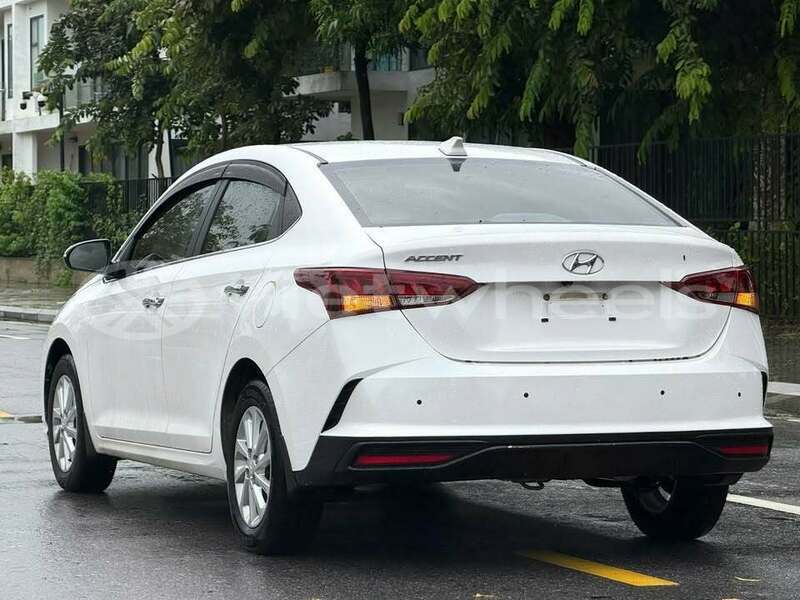 Big with watermark hyundai accent hanoi ha noi 49030