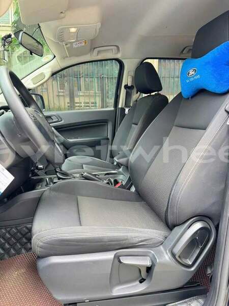 Big with watermark ford everest none cao bang 49044
