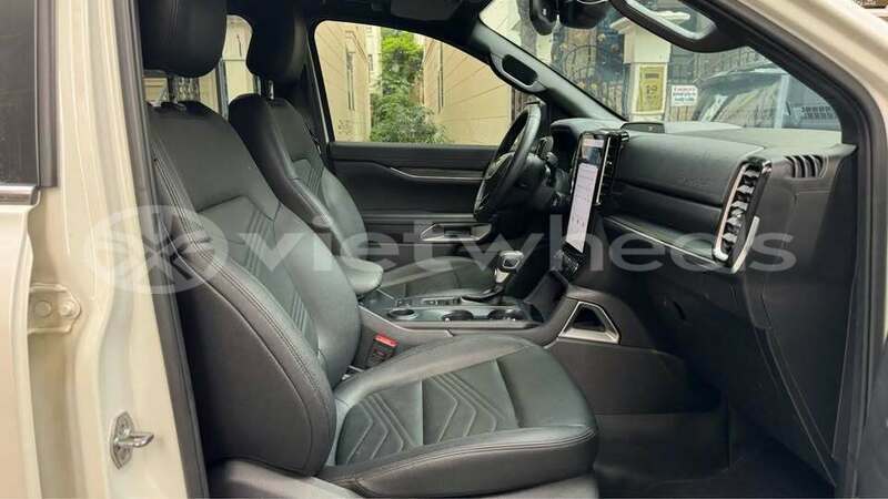 Big with watermark ford everest none cao bang 49046