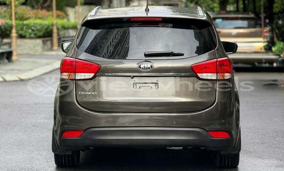 Buy Used KIA Rondo Car Buy Used KIA Rondo Car