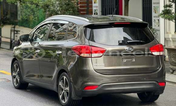 Buy Used KIA Rondo Car Buy Used KIA Rondo Car