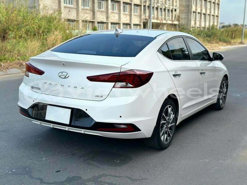Big with watermark hyundai elantra hanoi hue 49096