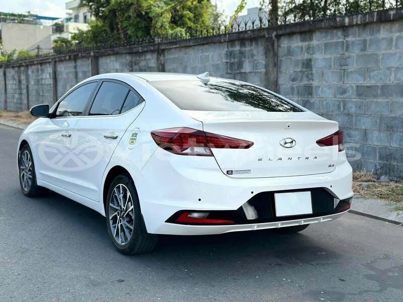 Big with watermark hyundai elantra hanoi hue 49096