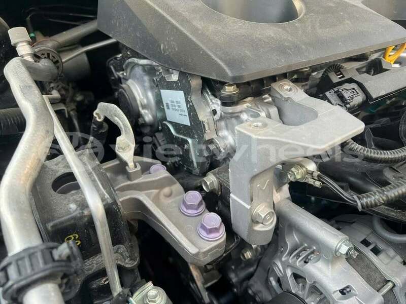 Big with watermark toyota camry hanoi hue 49114
