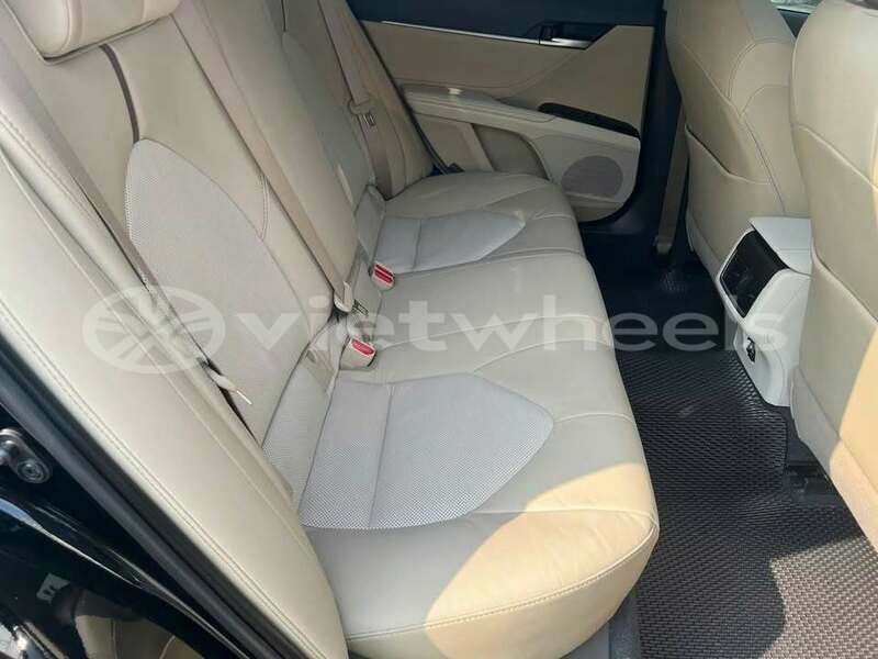 Big with watermark toyota camry hanoi hue 49114