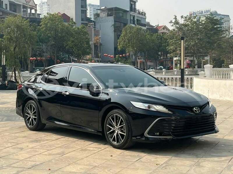 Big with watermark toyota camry hanoi hue 49114