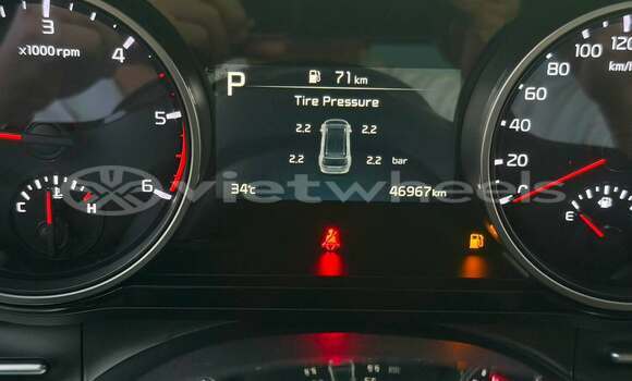 Buy Used KIA Carnival Car Buy Used KIA Carnival Car