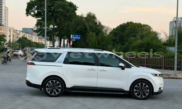 Buy Used KIA Carnival Car Buy Used KIA Carnival Car