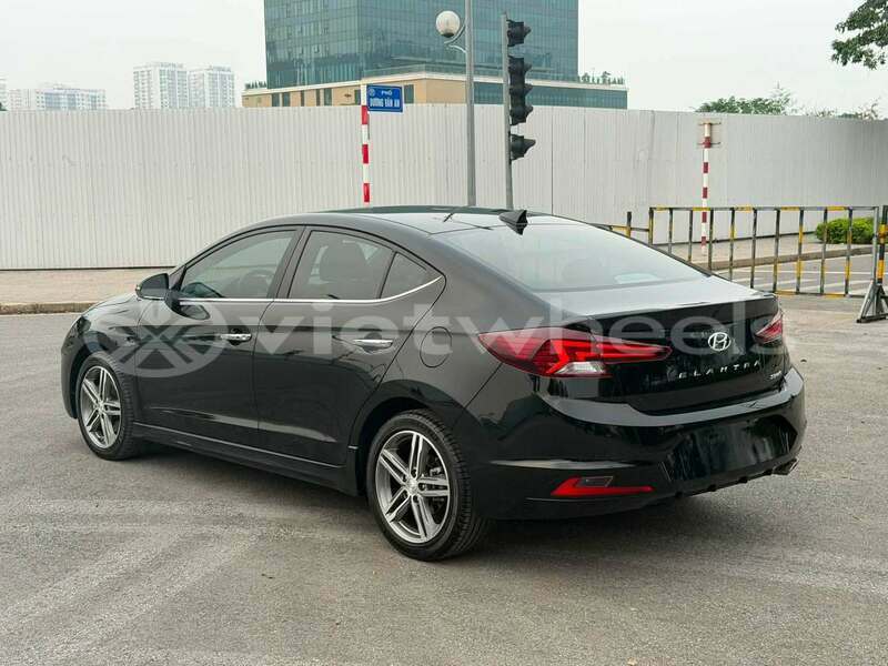 Big with watermark hyundai elantra hanoi hue 49124