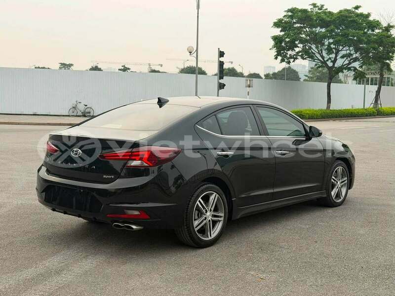 Big with watermark hyundai elantra hanoi hue 49124