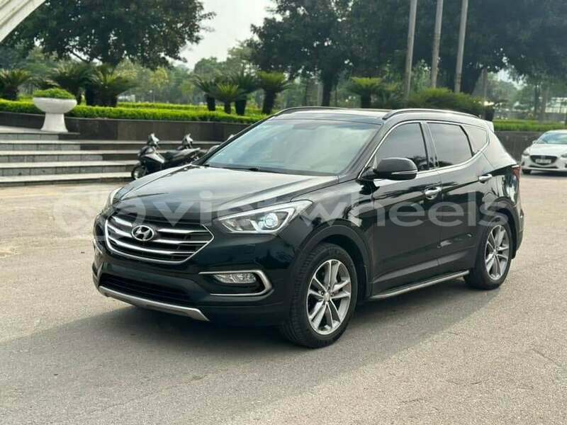 Big with watermark hyundai santa fe hanoi hue 49133